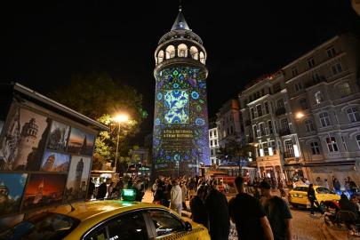 Galata Kulesi'nde kültürel miras için farkındalık gösterisi