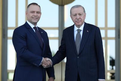 Cumhurbaşkanı Erdoğan, Nawrocki'yi resmi törenle karşıladı