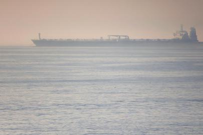 İngiltere Manş Denizi'nde Rus filosuna ait gizli tanker ele geçirdi