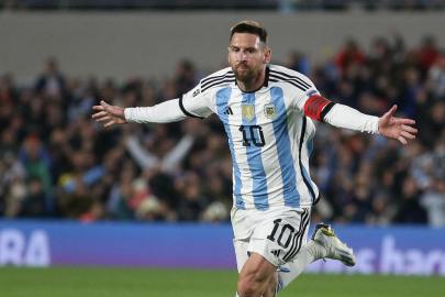 Messi'den Dünya Kupası'nda yeni rekor: Üst üste 7 maçta gol atan ilk futbolcu oldu