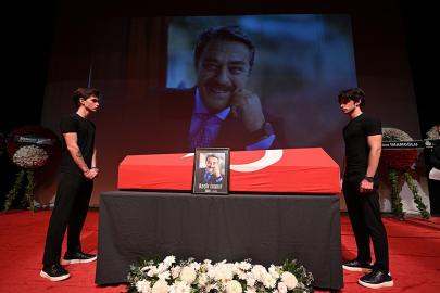 Usta oyuncu Kadir İnanır, son yolculuğuna uğurlanıyor