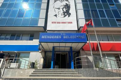 Menderes Belediyesine operasyon: 13 gözaltı